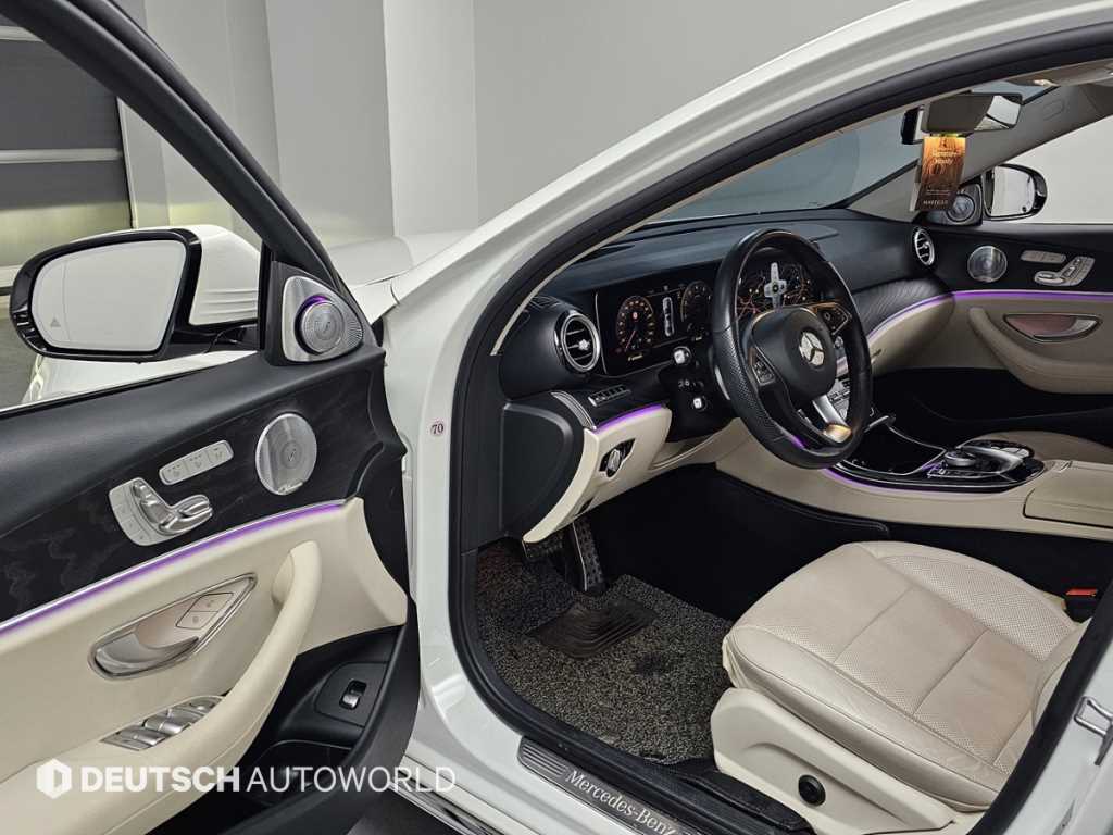 Mercedes Benz E class - Vista 11