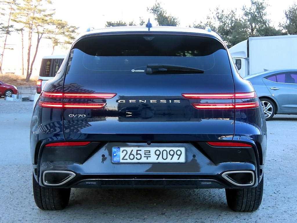 Genesis GV70 - Vista 4