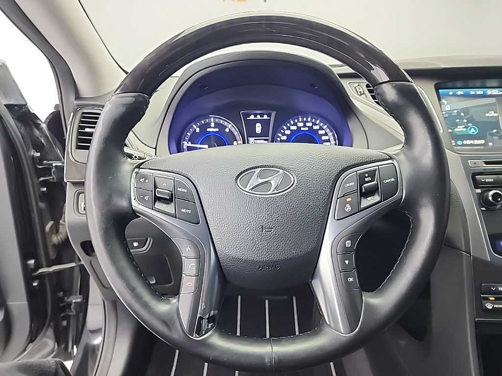 HYUNDAI Grandeur - Vista 9