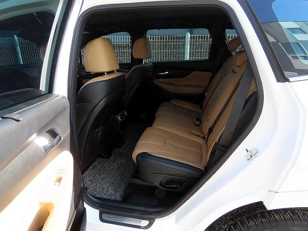 HYUNDAI Santa Fe - Vista 6