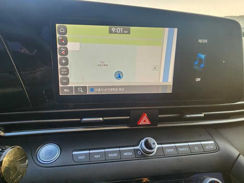 HYUNDAI Avante - Vista 9