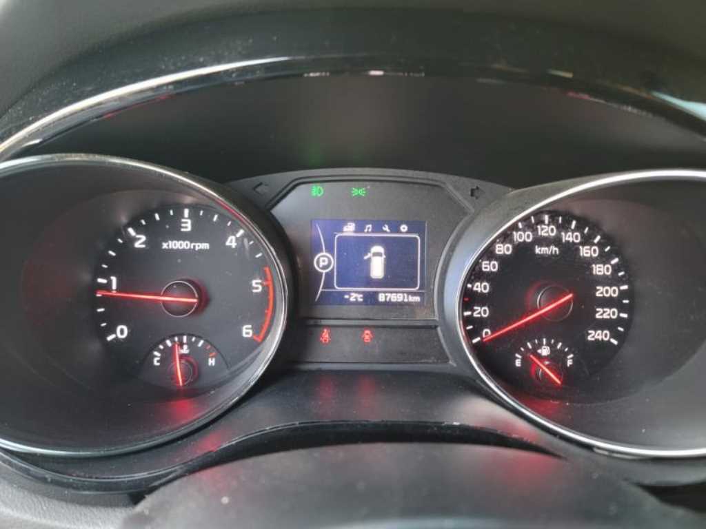 KIA Carnival - Vista 3