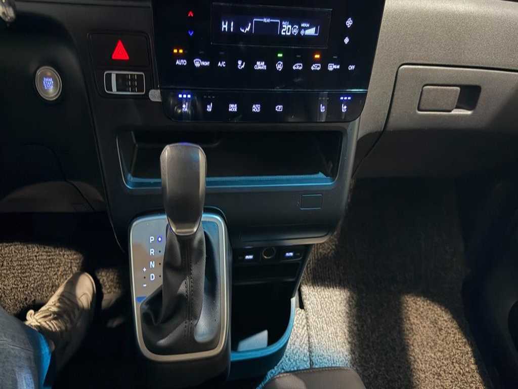 HYUNDAI Staria - Vista 10