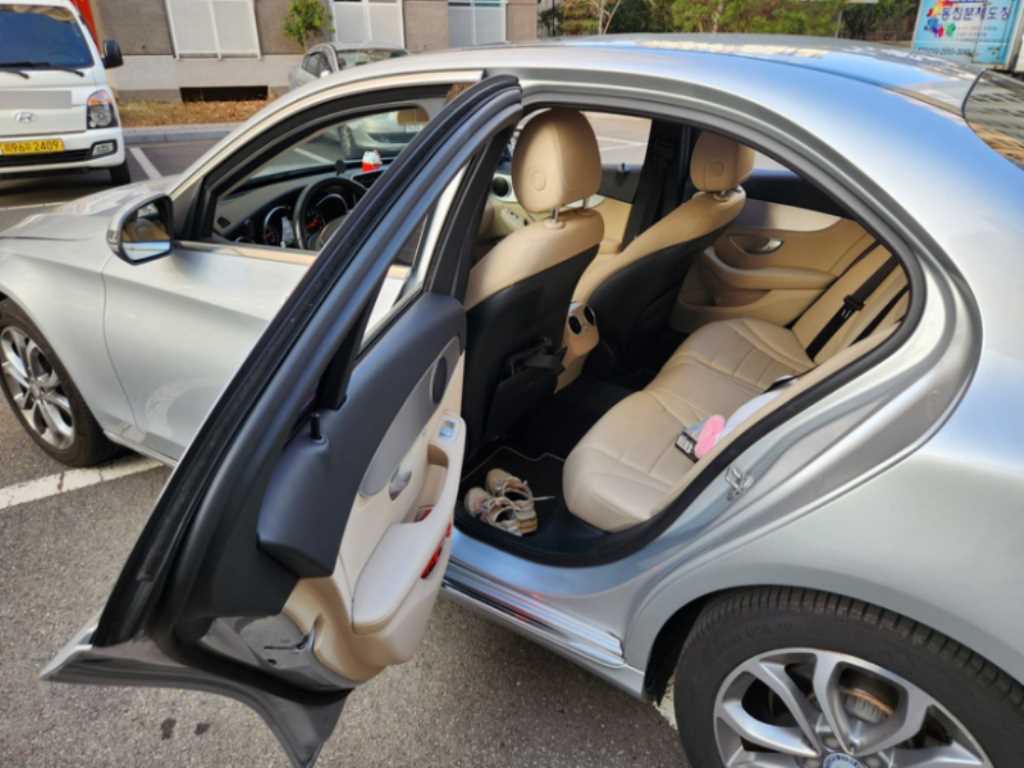 Mercedes Benz C Class - Vista 5