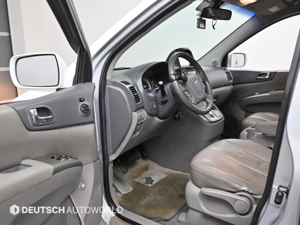 KIA Carnival - Vista 11