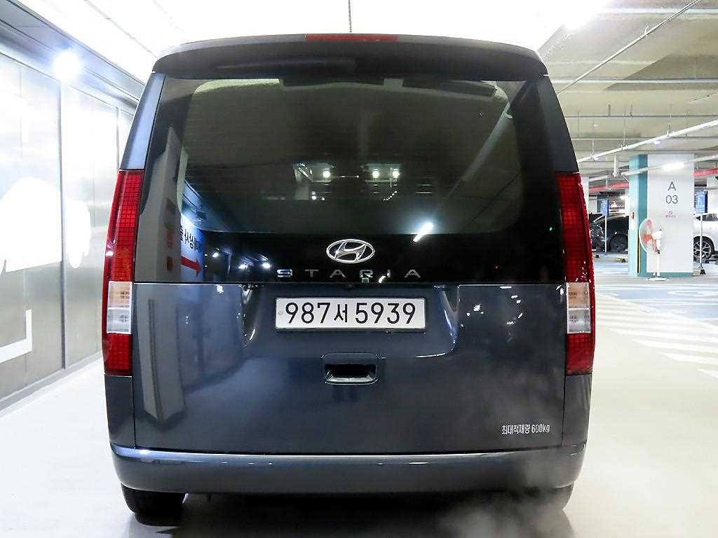 HYUNDAI Staria - Vista 5