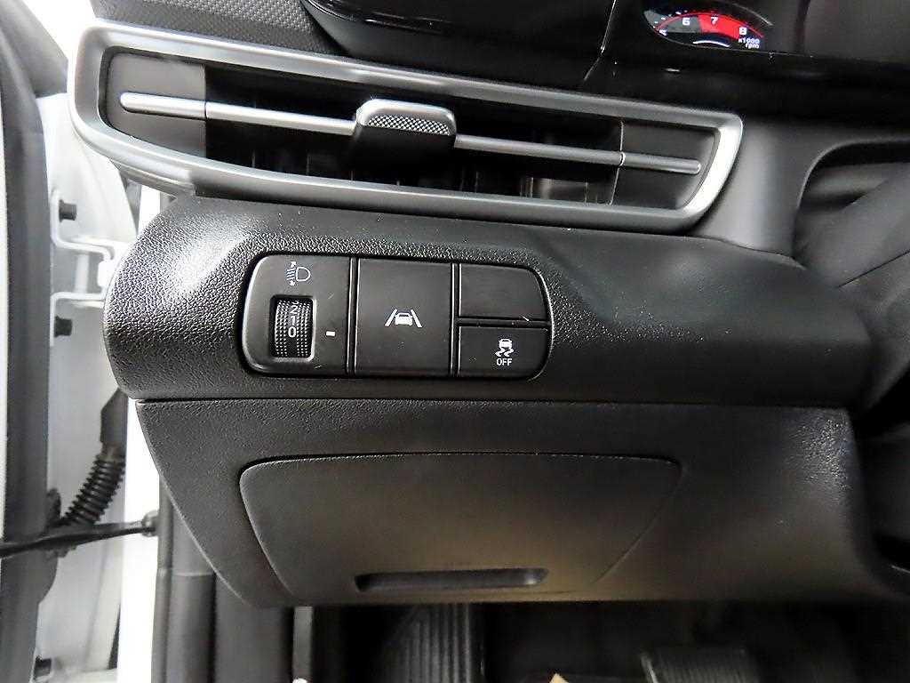 HYUNDAI Avante - Vista 12