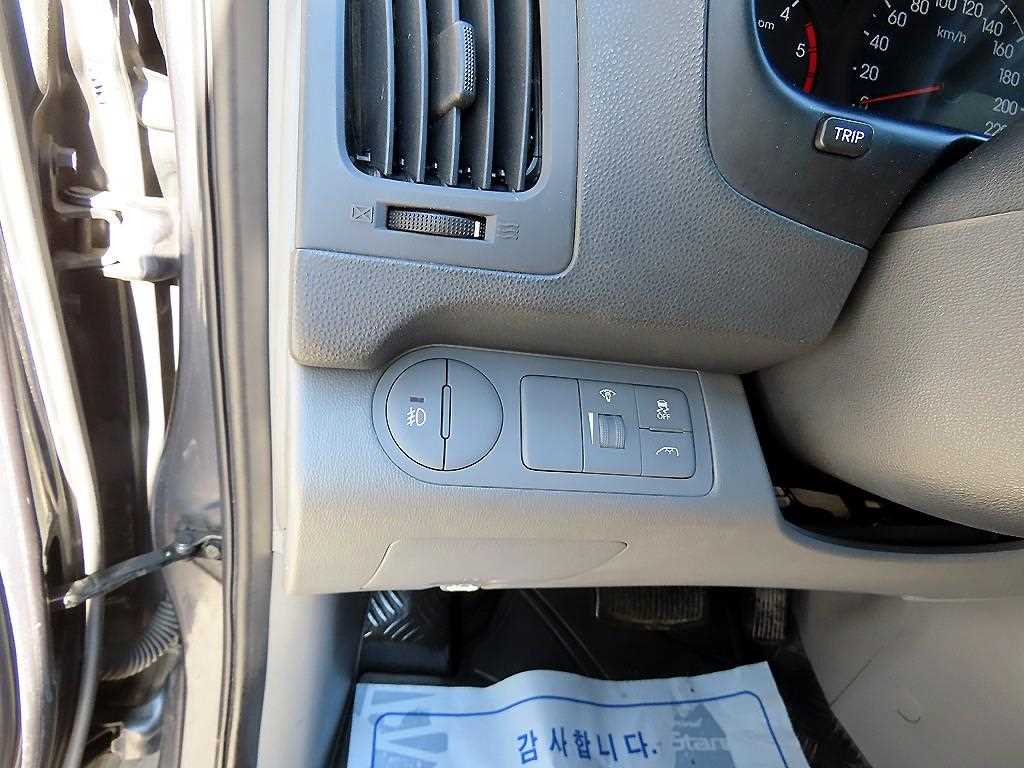 HYUNDAI Starex - Vista 12