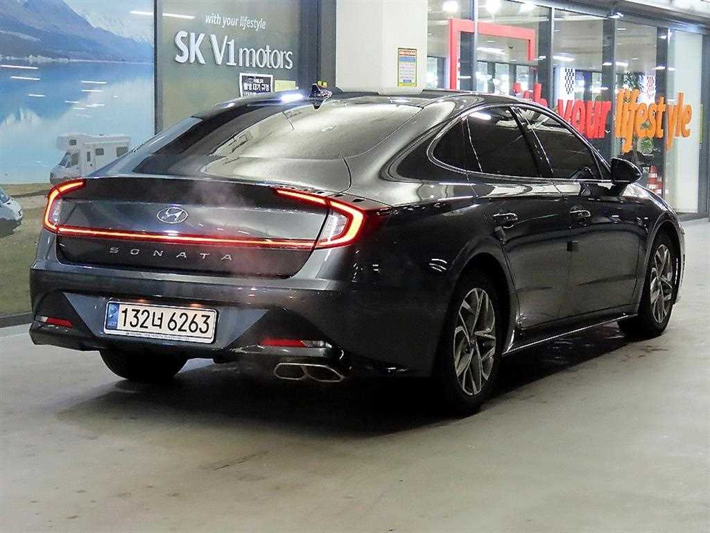 HYUNDAI Sonata - Vista 4
