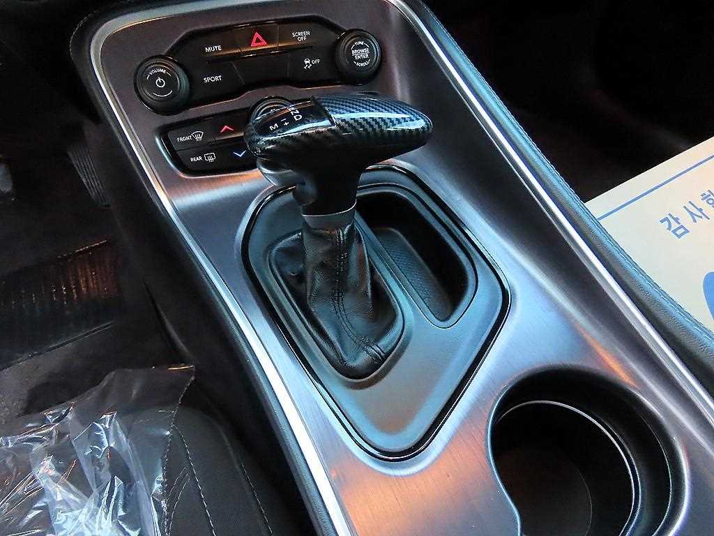 DODGE Challenger - Vista 9