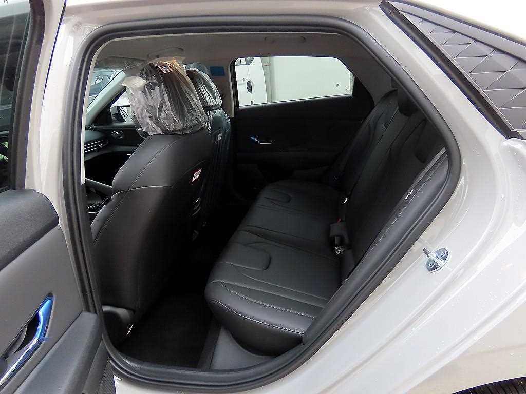 HYUNDAI Avante - Vista 6