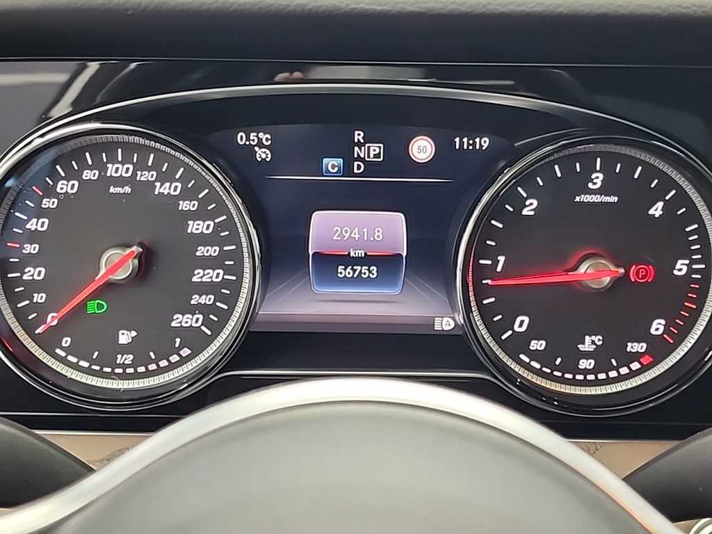 Mercedes Benz E class - Vista 6