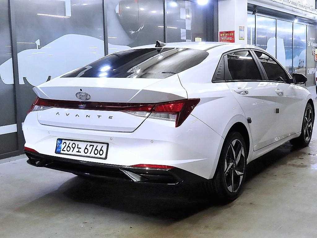 HYUNDAI Avante - Vista 4
