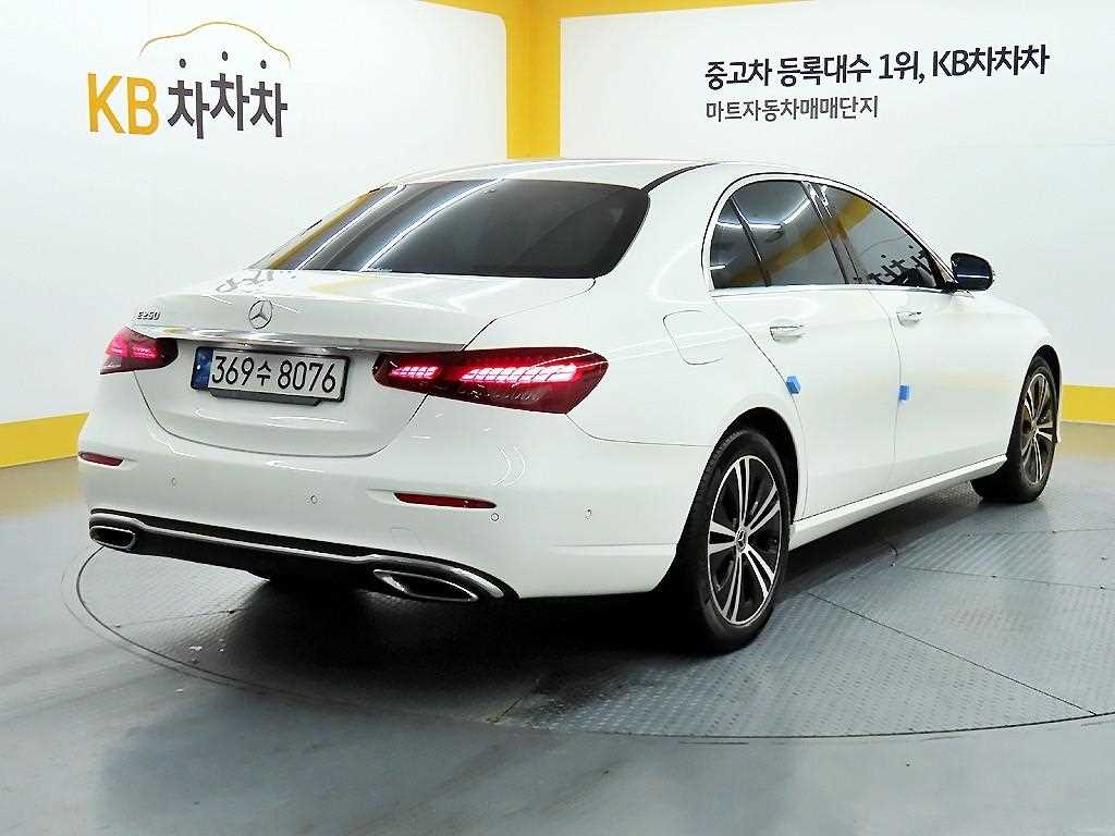 Mercedes Benz E class - Vista 4