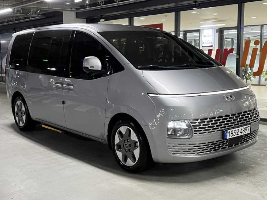 HYUNDAI Staria - Vista 2