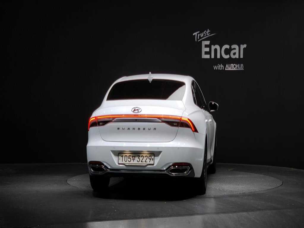 HYUNDAI Grandeur - Vista 4