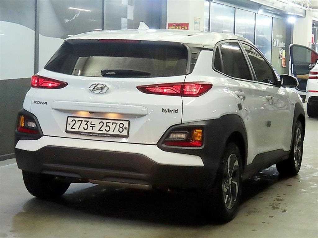 HYUNDAI Kona - Vista 4