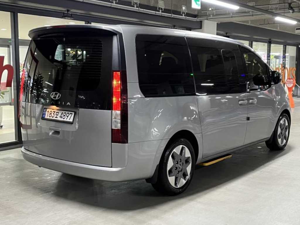 HYUNDAI Staria - Vista 6