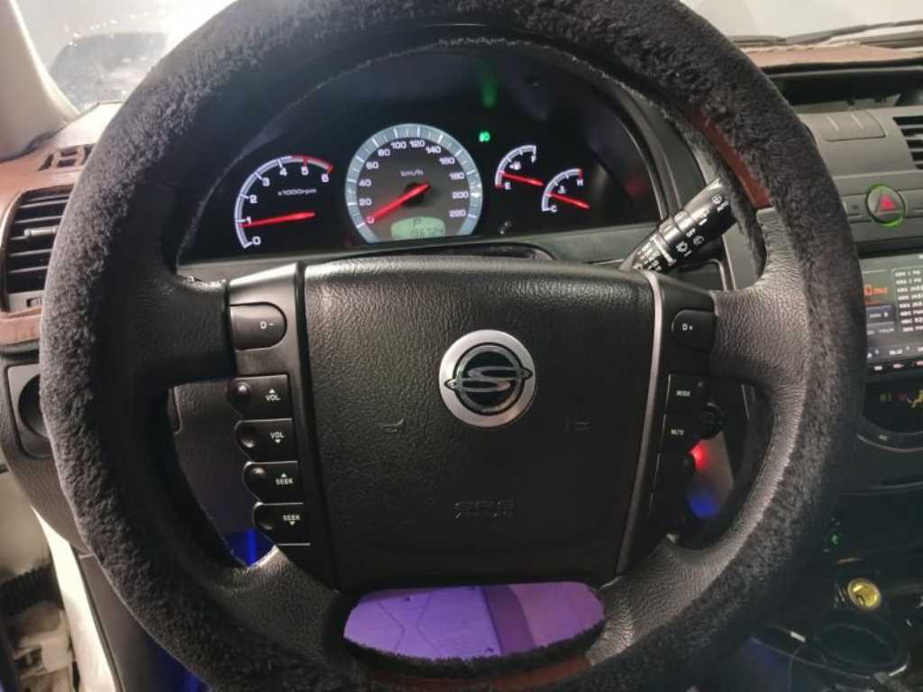 Ssangyong Rexton - Vista 10