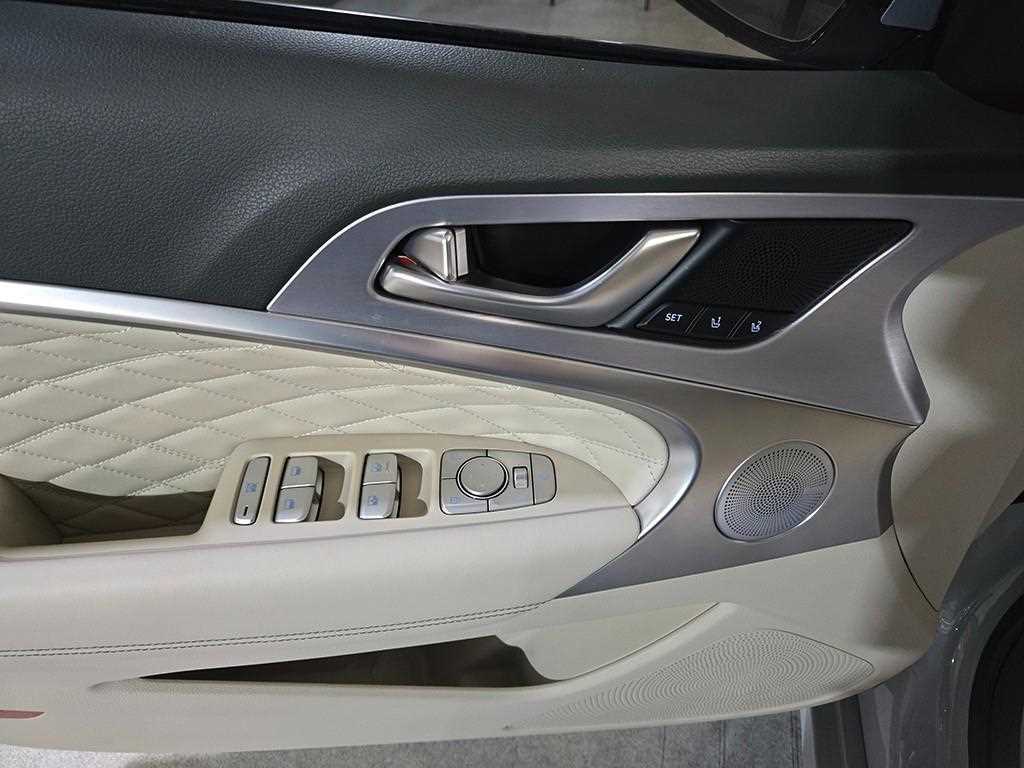 Genesis G70 - Vista 12