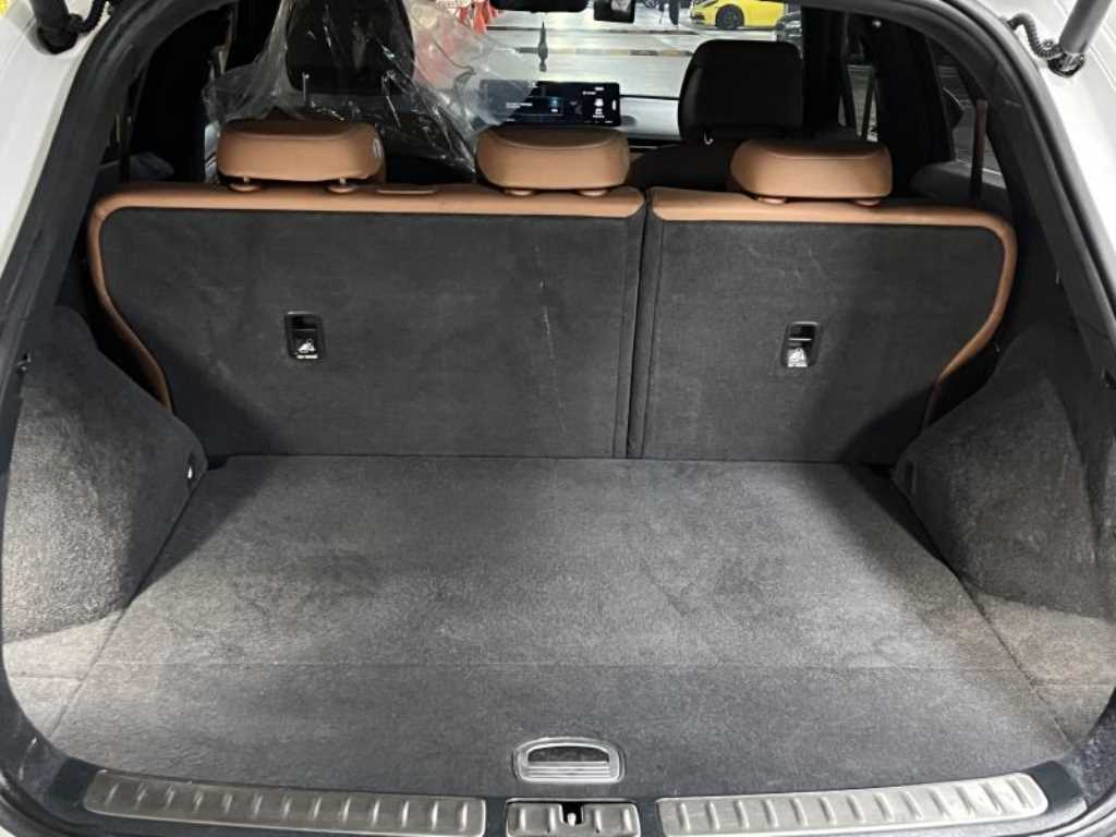 Genesis GV70 - Vista 6