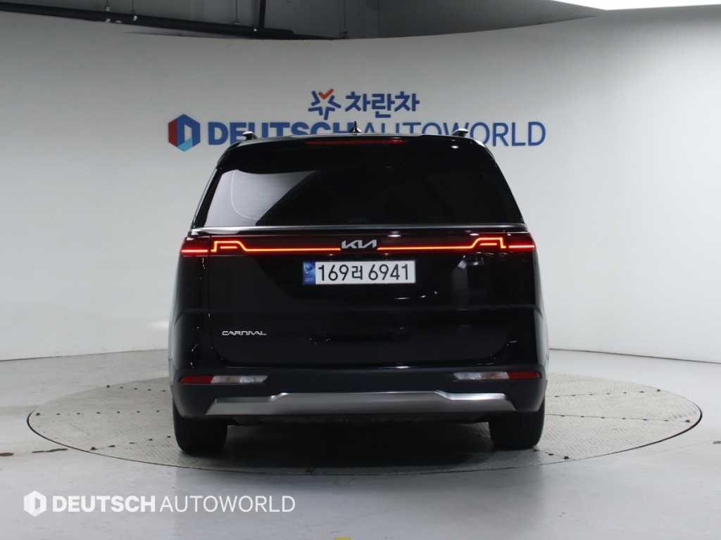 KIA Carnival - Vista 4