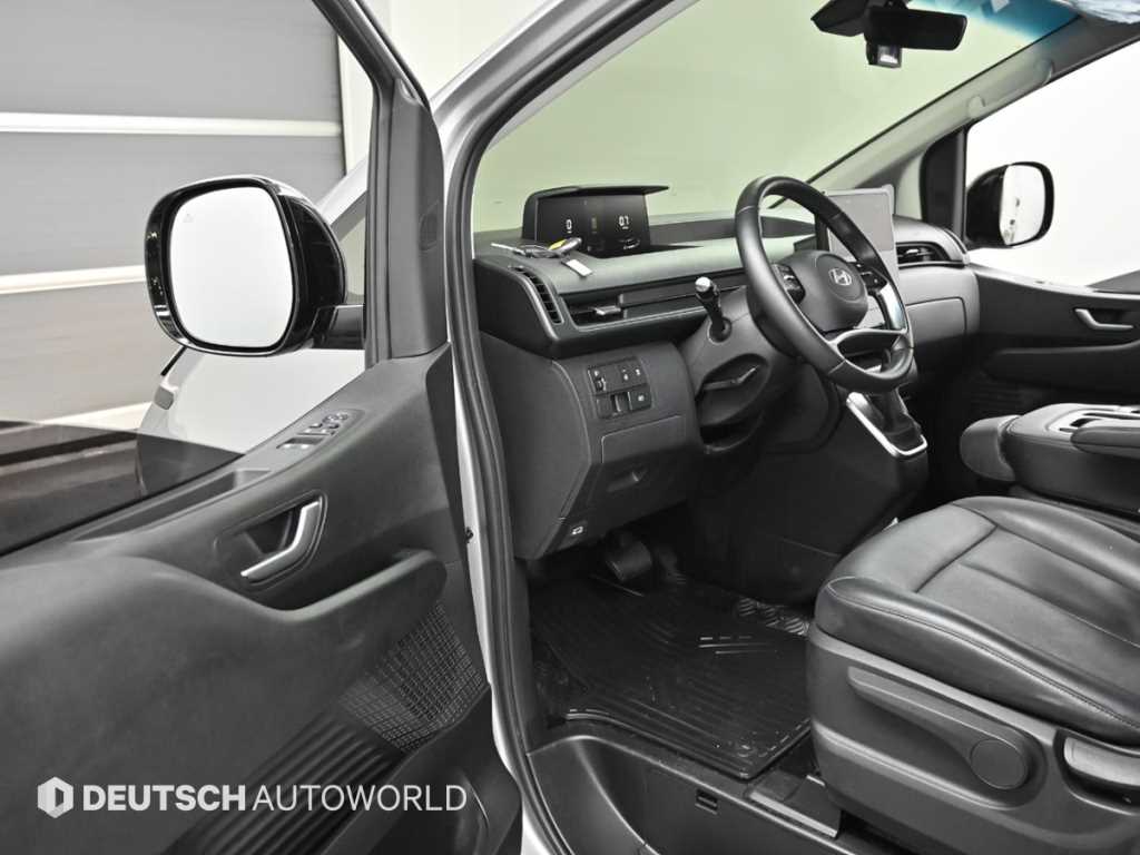 HYUNDAI Staria - Vista 11