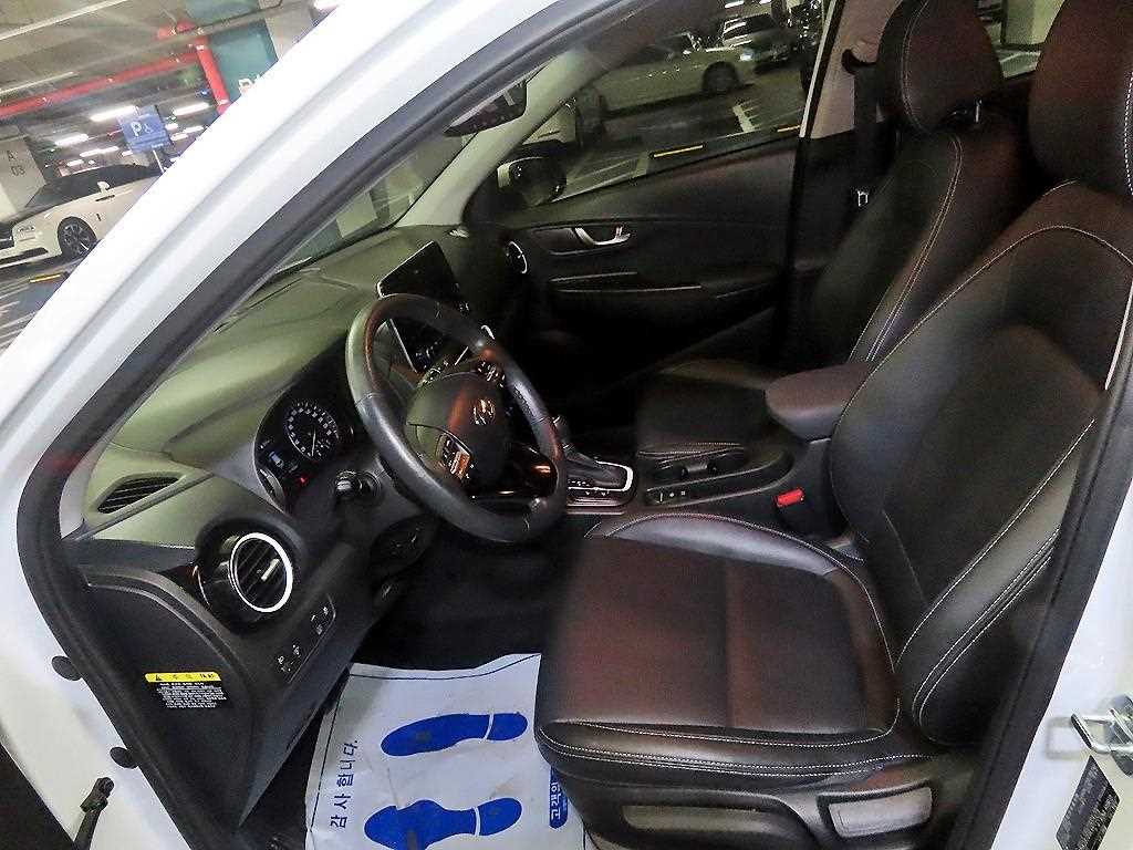 HYUNDAI Kona - Vista 6