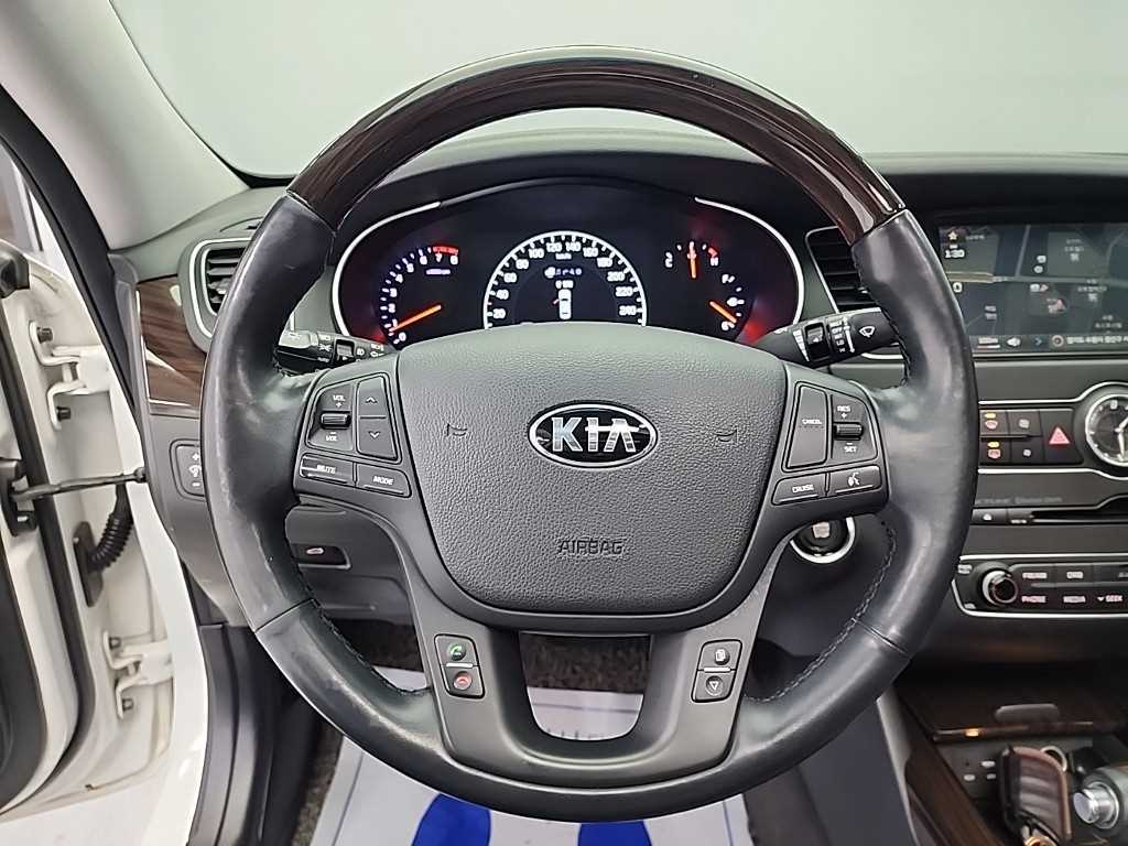 KIA K7 - Vista 9