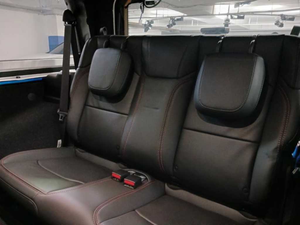 Jeep Wrangler - Vista 8