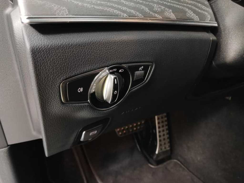 Mercedes Benz E class - Vista 12