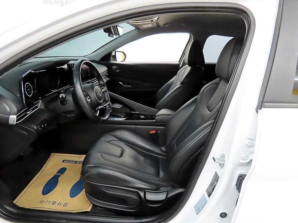 HYUNDAI Avante - Vista 5