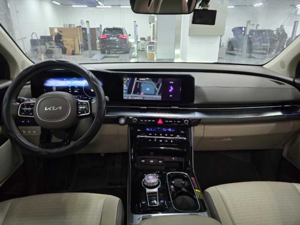 KIA Carnival - Vista 4