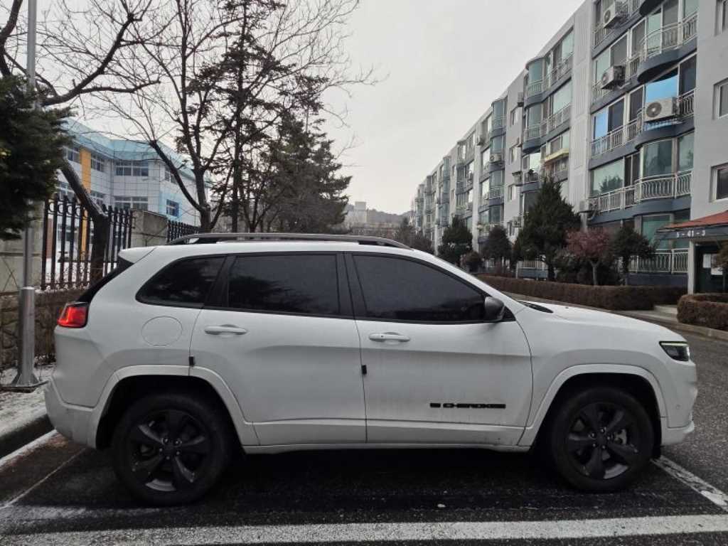 Jeep Cherokee - Vista 3