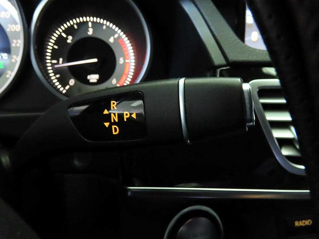 Mercedes Benz E class - Vista 12