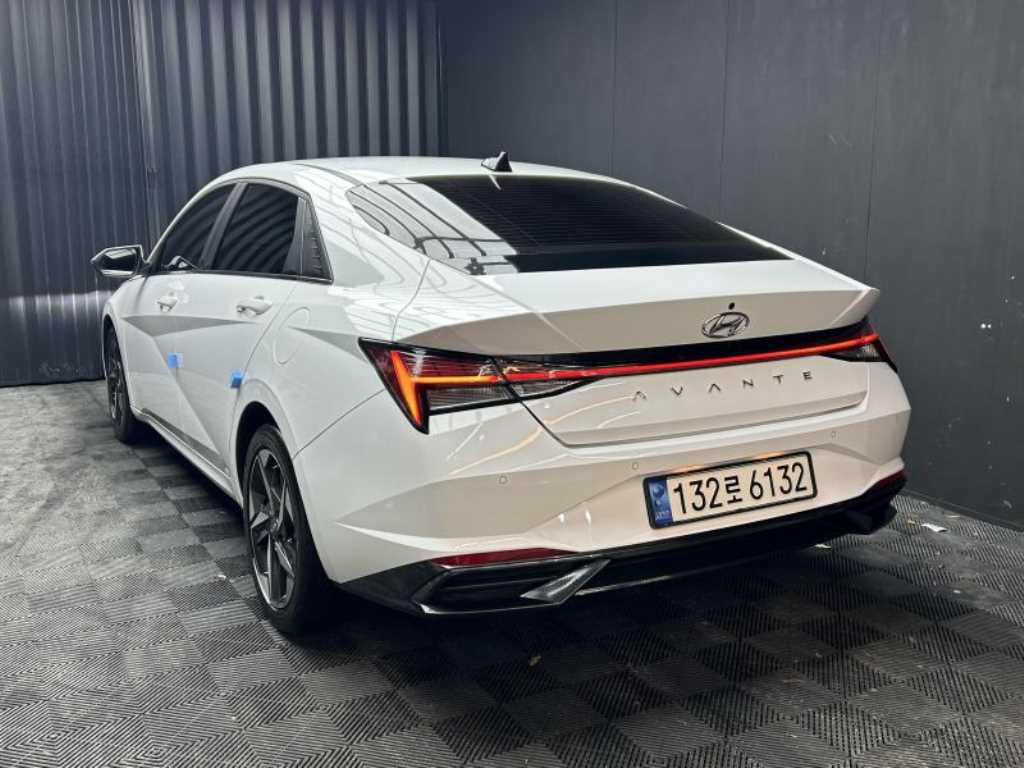 HYUNDAI Avante - Vista 4