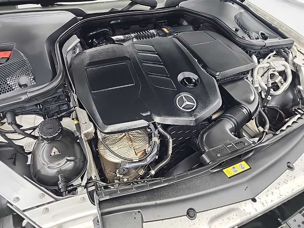 Mercedes Benz E class - Vista 5