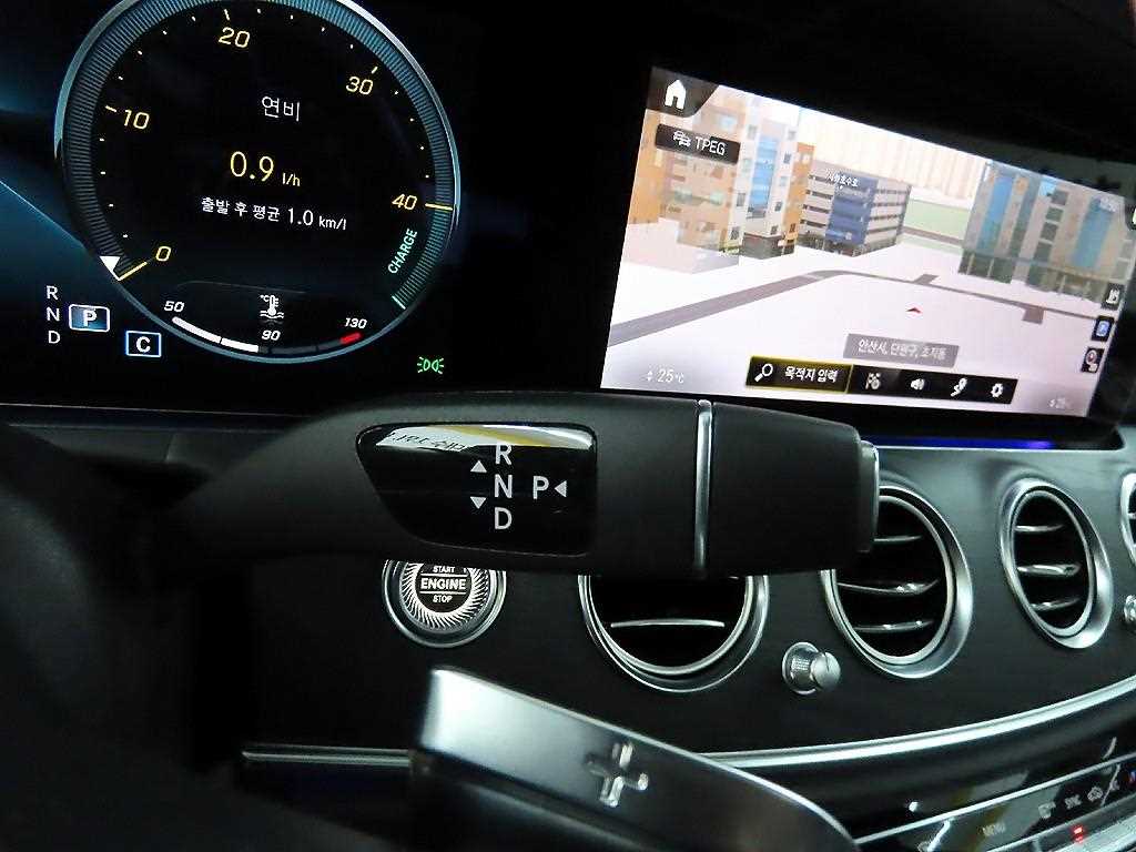 Mercedes Benz E class - Vista 10