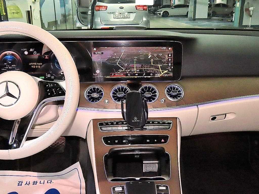 Mercedes Benz E class - Vista 11