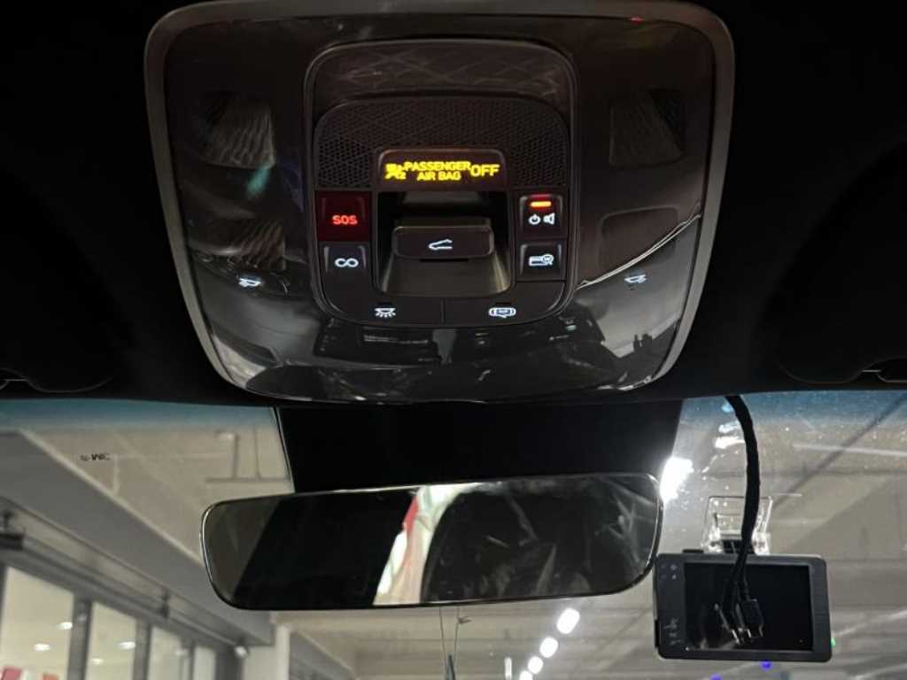 Genesis GV70 - Vista 7