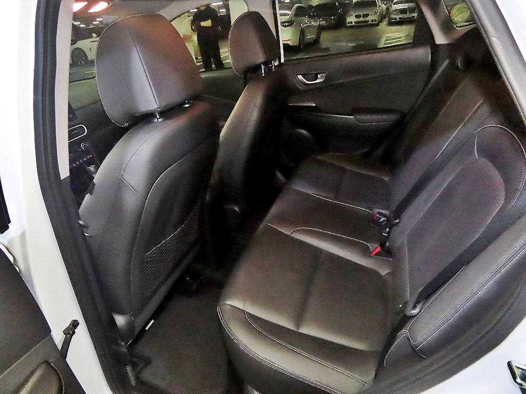 HYUNDAI Kona - Vista 7