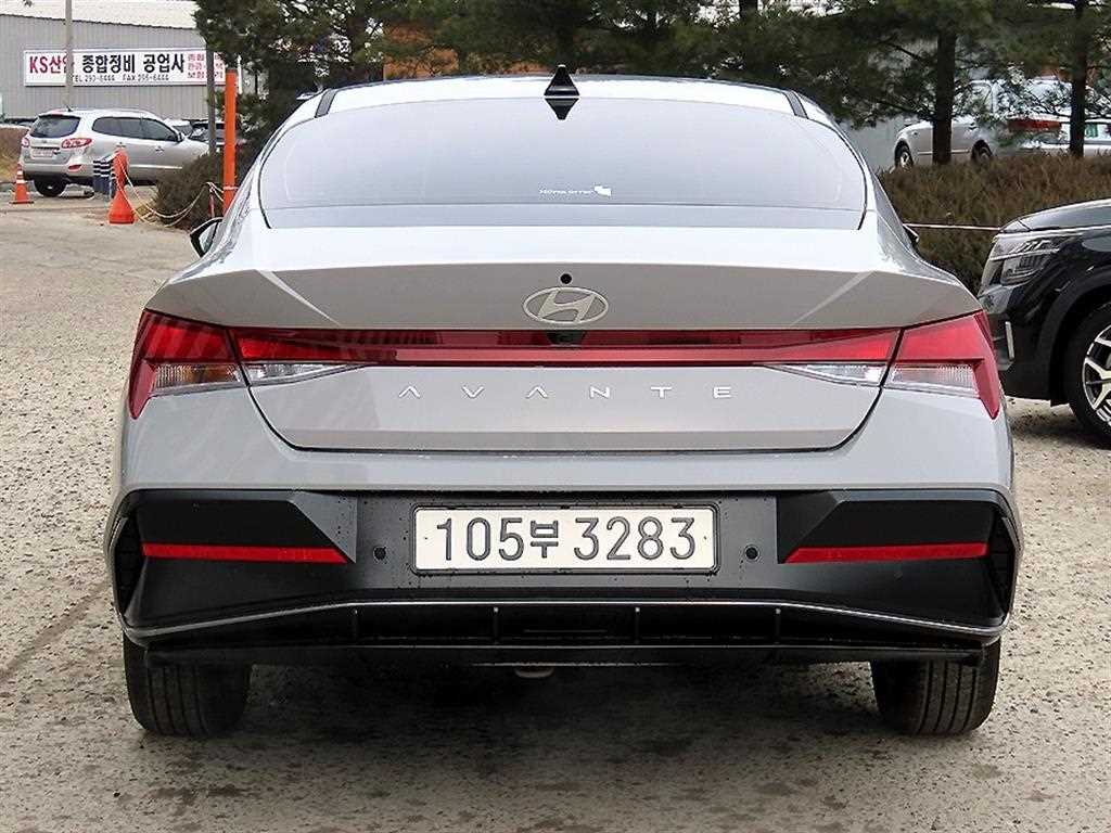 HYUNDAI Avante - Vista 4