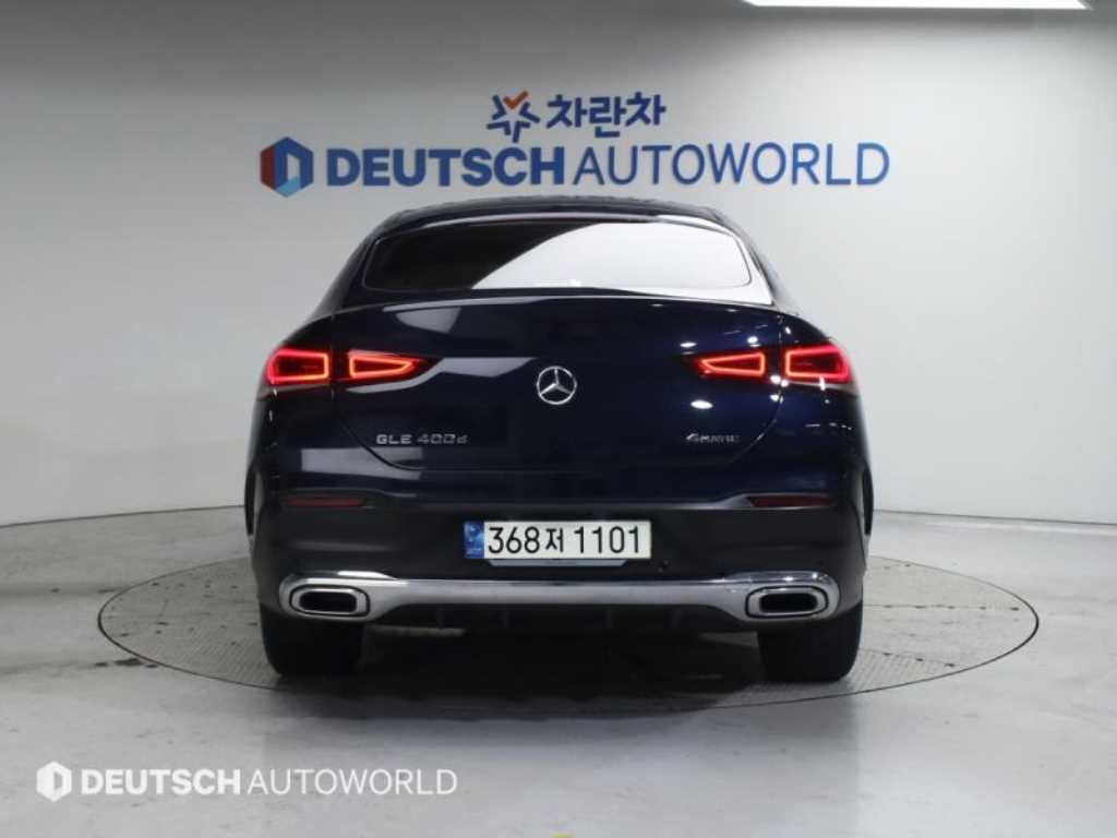 Mercedes Benz GLE Class - Vista 4