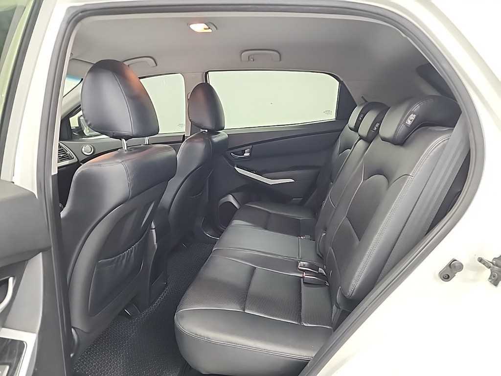 Ssangyong Korando - Vista 12