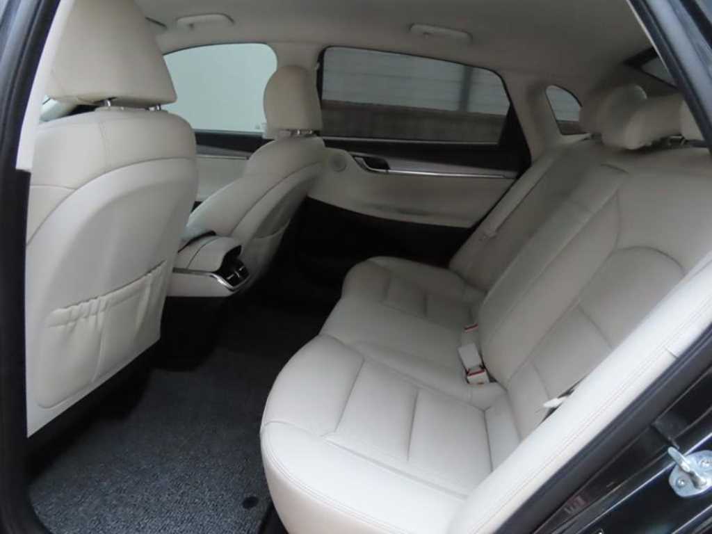 HYUNDAI Grandeur - Vista 7