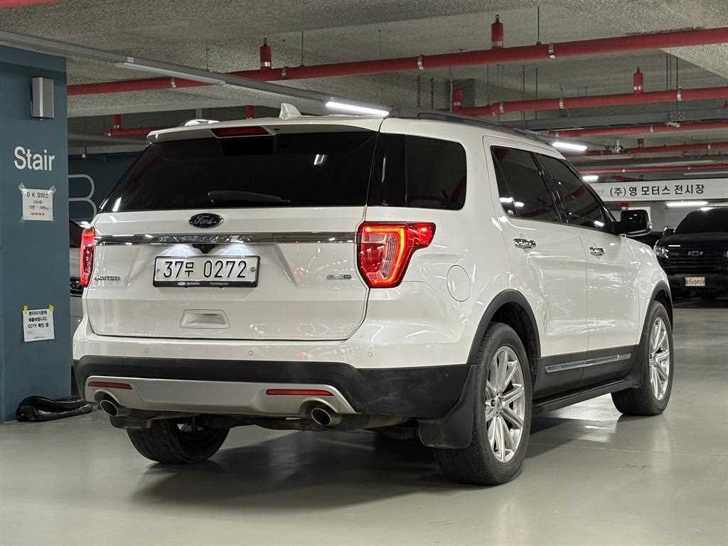 Ford Explorer - Vista 4