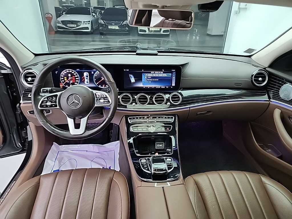 Mercedes Benz E class - Vista 7