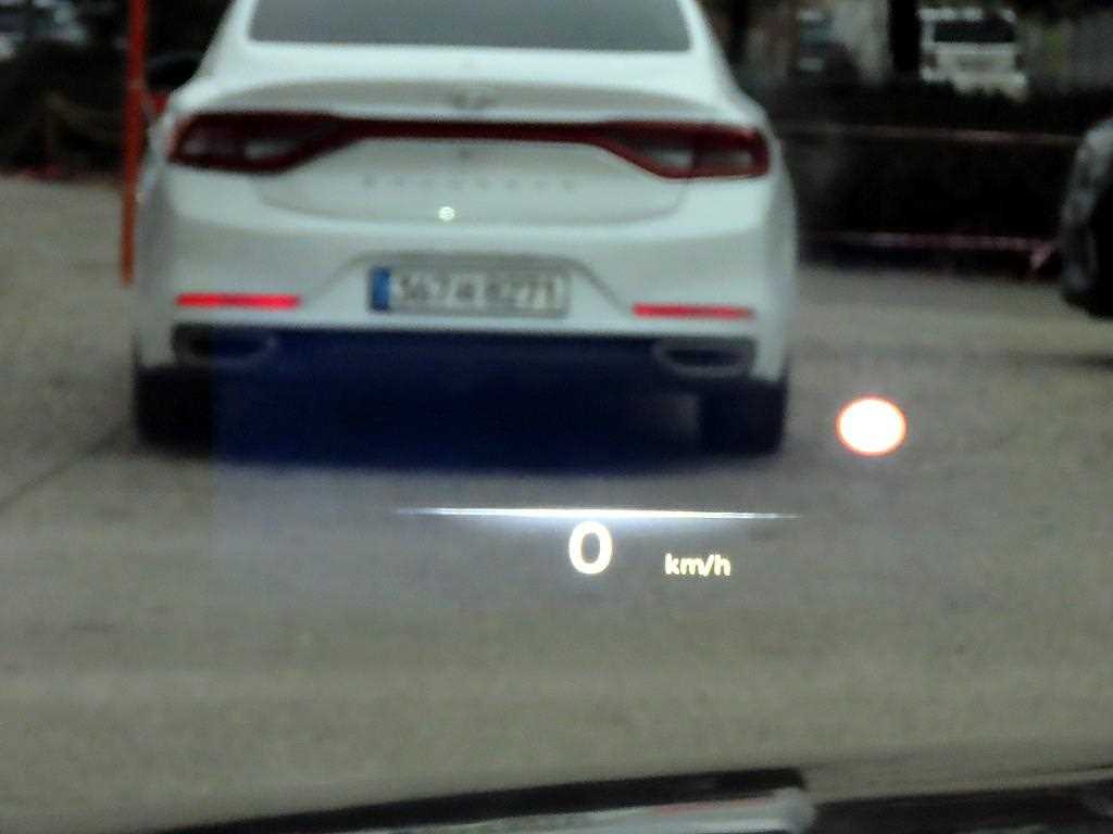 Genesis G80 - Vista 10