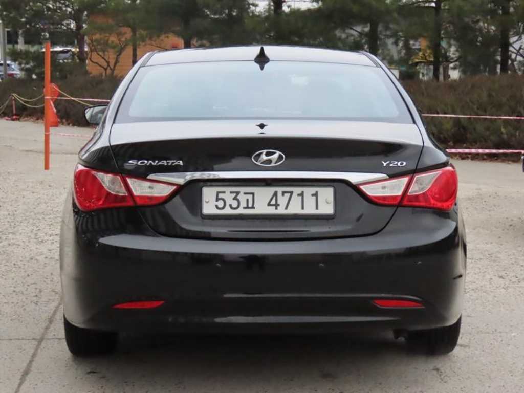 HYUNDAI Sonata - Vista 4