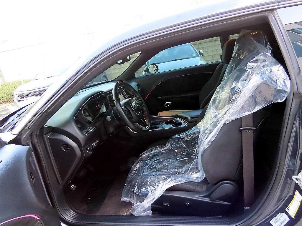 DODGE Challenger - Vista 5